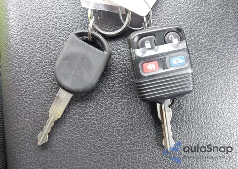 2005 Ford Mustang from USA, damaged, VIN 1ZVHT84N955258152